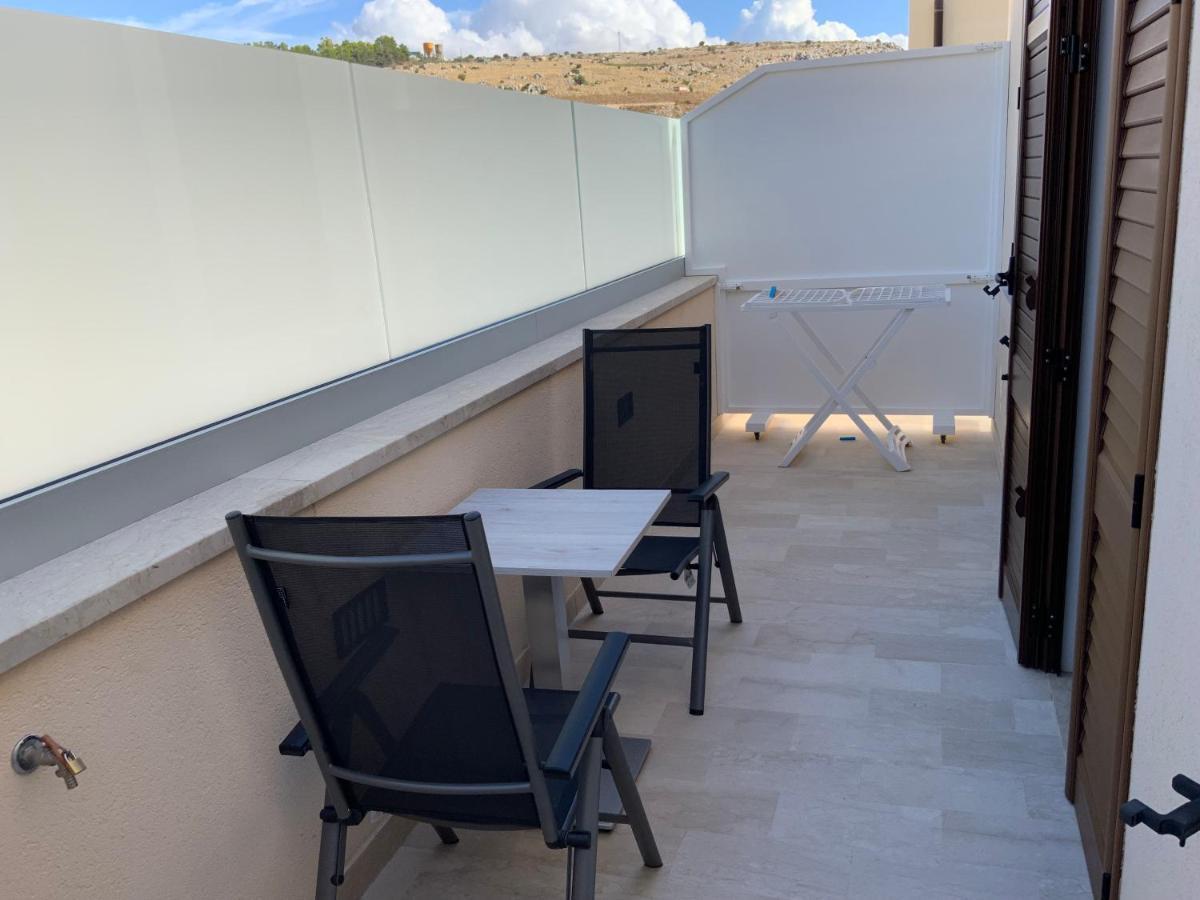 Oasi Nel Deserto Bed and Breakfast Custonaci Exterior foto